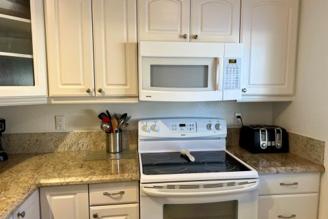 Condo in Lauderdale Lakes, Florida, 2 bedrooms № 2249297 - photo 9