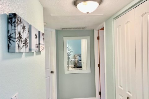 Condo in Lauderdale Lakes, Florida, 2 bedrooms № 2249297 - photo 17