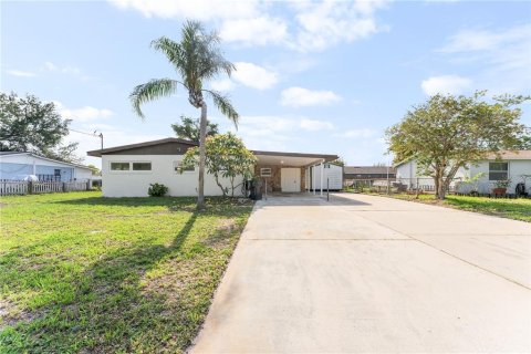 House in Apollo Beach, Florida 3 bedrooms, 130.34 sq.m. № 2094957 - photo 28