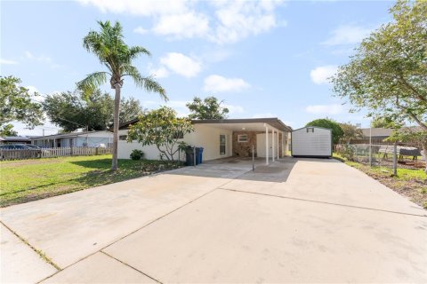 House in Apollo Beach, Florida 3 bedrooms, 130.34 sq.m. № 2094957 - photo 27