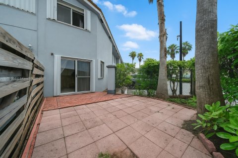 Townhouse in Miami, Florida 3 bedrooms, 165.37 sq.m. № 1799094 - photo 22