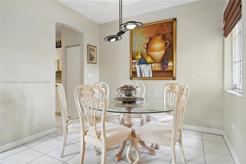 Townhouse in Miami, Florida 3 bedrooms, 165.37 sq.m. № 1799094 - photo 4