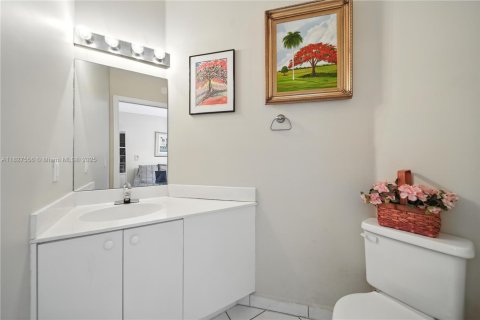Townhouse in Miami, Florida 3 bedrooms, 165.37 sq.m. № 1799094 - photo 8