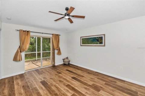 House in Daytona Beach, Florida 3 bedrooms, 140.65 sq.m. № 2225812 - photo 15