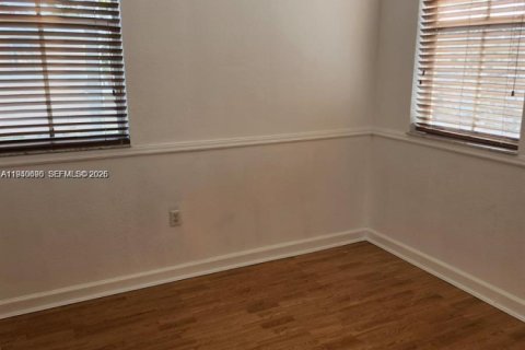 Touwnhouse à louer à Miami, Floride: 4 chambres, 166.57 m2 № 2006985 - photo 20