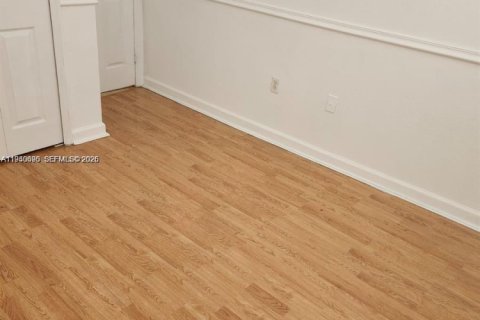 Touwnhouse à louer à Miami, Floride: 4 chambres, 166.57 m2 № 2006985 - photo 18