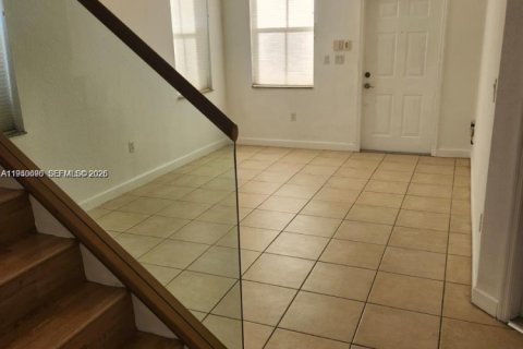 Touwnhouse à louer à Miami, Floride: 4 chambres, 166.57 m2 № 2006985 - photo 8