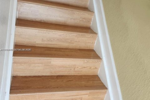 Touwnhouse à louer à Miami, Floride: 4 chambres, 166.57 m2 № 2006985 - photo 9