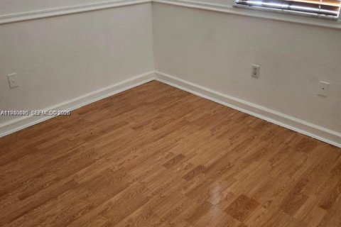 Touwnhouse à louer à Miami, Floride: 4 chambres, 166.57 m2 № 2006985 - photo 19