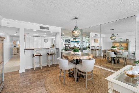 Купить кондоминиум в Редингтон-Шорс, Флорида 10 комнат, 130.53м2, № 2313077 - фото 11