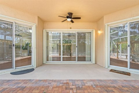 House in Lake Worth, Florida 3 bedrooms, 198.9 sq.m. № 1794223 - photo 6