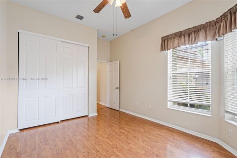 House in Lake Worth, Florida 3 bedrooms, 198.9 sq.m. № 1794223 - photo 27