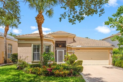 House in Lake Worth, Florida 3 bedrooms, 198.9 sq.m. № 1794223 - photo 1