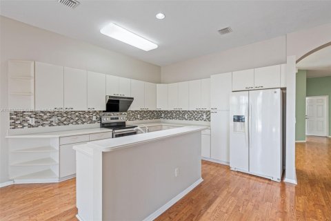 House in Lake Worth, Florida 3 bedrooms, 198.9 sq.m. № 1794223 - photo 12
