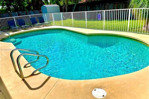 Casa en alquiler en Pompano Beach, Florida, 3 dormitorios, 120.77 m2 № 1962790 - foto 26