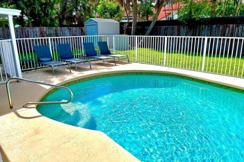 Casa en alquiler en Pompano Beach, Florida, 3 dormitorios, 120.77 m2 № 1962790 - foto 29