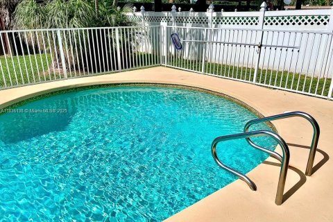 Casa en alquiler en Pompano Beach, Florida, 3 dormitorios, 120.77 m2 № 1962790 - foto 28