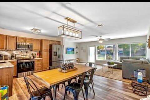 Casa en alquiler en Pompano Beach, Florida, 3 dormitorios, 120.77 m2 № 1962790 - foto 18