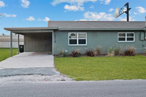 Immobilier commercial à vendre à Orlando, Floride: 4 chambres, 147.16 m2 № 2201606 - photo 2
