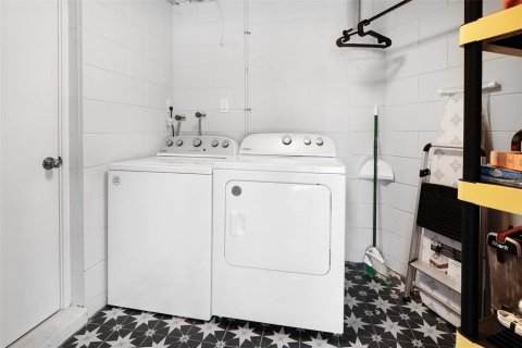 Immobilier commercial à vendre à Orlando, Floride: 4 chambres, 147.16 m2 № 2201606 - photo 19