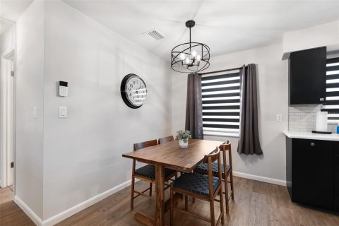 Immobilier commercial à vendre à Orlando, Floride: 4 chambres, 147.16 m2 № 2201606 - photo 7