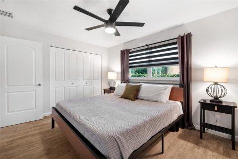 Immobilier commercial à vendre à Orlando, Floride: 4 chambres, 147.16 m2 № 2201606 - photo 11