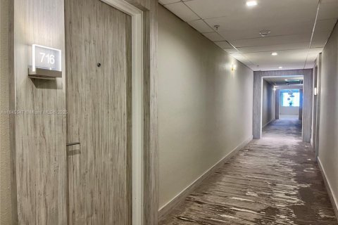 Copropriété à louer à Bal Harbour, Floride: 1 chambre, 83.24 m2 № 1848294 - photo 26