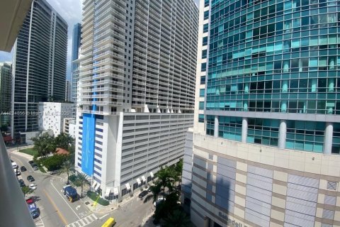 Condo in Miami, Florida, 3 bedrooms  № 1790465 - photo 1