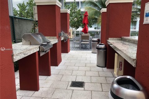 Condo in Miami, Florida, 3 bedrooms  № 1790465 - photo 20