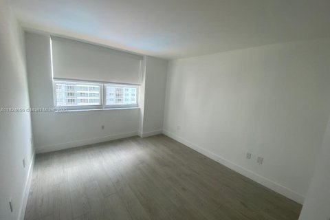 Condo in Miami, Florida, 3 bedrooms  № 1790465 - photo 10