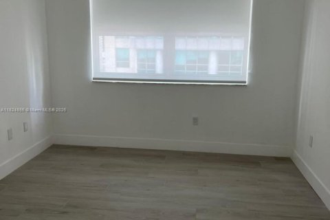 Condo in Miami, Florida, 3 bedrooms  № 1790465 - photo 18