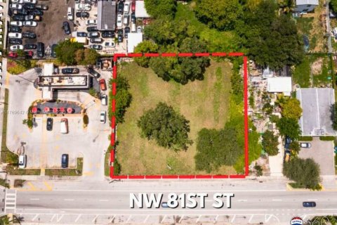 Terreno en venta en Miami, Florida № 1985487 - foto 2