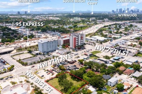 Terreno en venta en Miami, Florida № 1985487 - foto 3