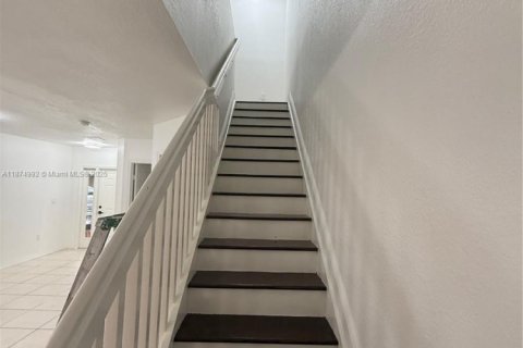 Townhouse in Miami, Florida 3 bedrooms, 128.21 sq.m. № 1925968 - photo 19
