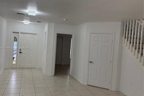 Townhouse in Miami, Florida 3 bedrooms, 128.21 sq.m. № 1925968 - photo 4