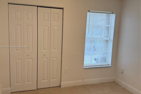 Townhouse in Miami, Florida 3 bedrooms, 128.21 sq.m. № 1925968 - photo 14