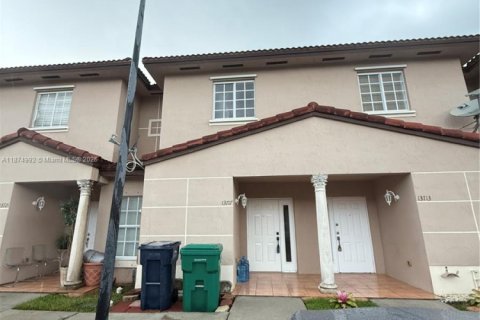 Townhouse in Miami, Florida 3 bedrooms, 128.21 sq.m. № 1925968 - photo 3