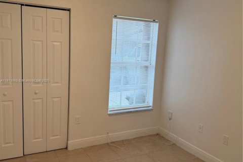 Townhouse in Miami, Florida 3 bedrooms, 128.21 sq.m. № 1925968 - photo 15