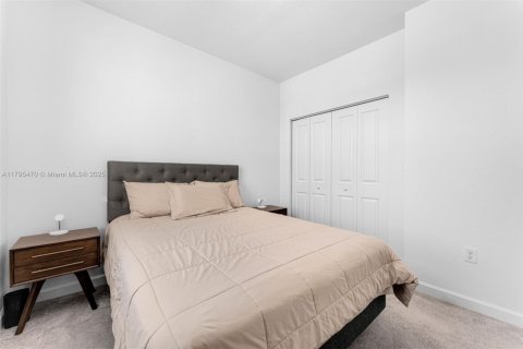 Townhouse in Miami, Florida 4 bedrooms, 137.77 sq.m. № 1726685 - photo 14