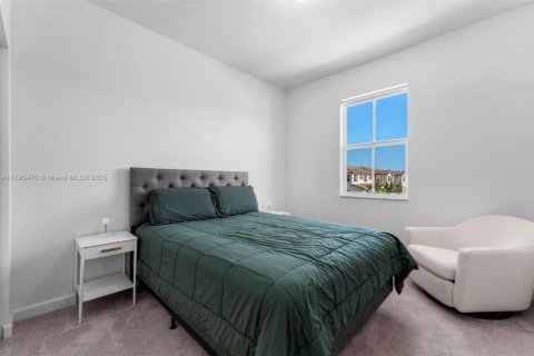 Townhouse in Miami, Florida 4 bedrooms, 137.77 sq.m. № 1726685 - photo 15