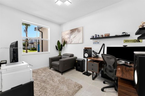 Townhouse in Miami, Florida 4 bedrooms, 137.77 sq.m. № 1726685 - photo 16