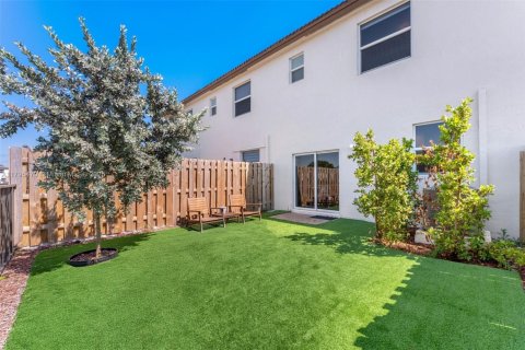 Townhouse in Miami, Florida 4 bedrooms, 137.77 sq.m. № 1726685 - photo 5