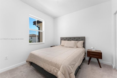 Townhouse in Miami, Florida 4 bedrooms, 137.77 sq.m. № 1726685 - photo 13