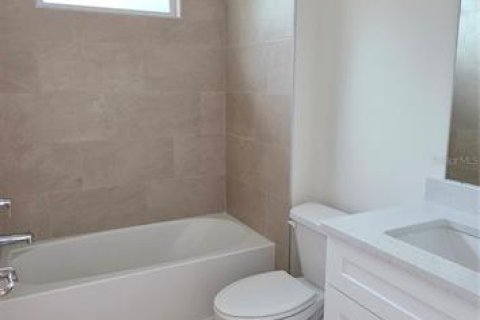 Casa en venta en DeLand, Florida, 5 dormitorios, 187.48 m2 № 2201086 - foto 3