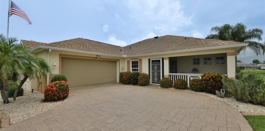 Casa en Sun City Center, Florida 2 dormitorios, 156.91 m2 № 1894910