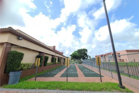 Condo in Sunrise, Florida, 2 bedrooms  № 1763698 - photo 27