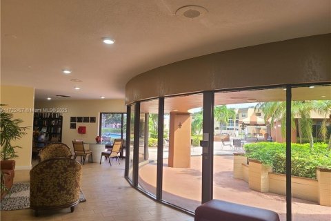 Condo in Sunrise, Florida, 2 bedrooms  № 1763698 - photo 25