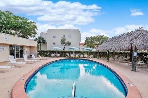Condo in Sunrise, Florida, 2 bedrooms  № 1763698 - photo 20