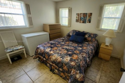 Condo in Sunrise, Florida, 2 bedrooms  № 1763698 - photo 11