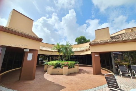 Condo in Sunrise, Florida, 2 bedrooms  № 1763698 - photo 26